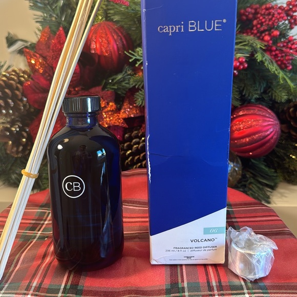 Capri Blue Volcano Reed Diffuser Set - Includes Reed Diffuser (8 fl oz) - Picture 3 of 11